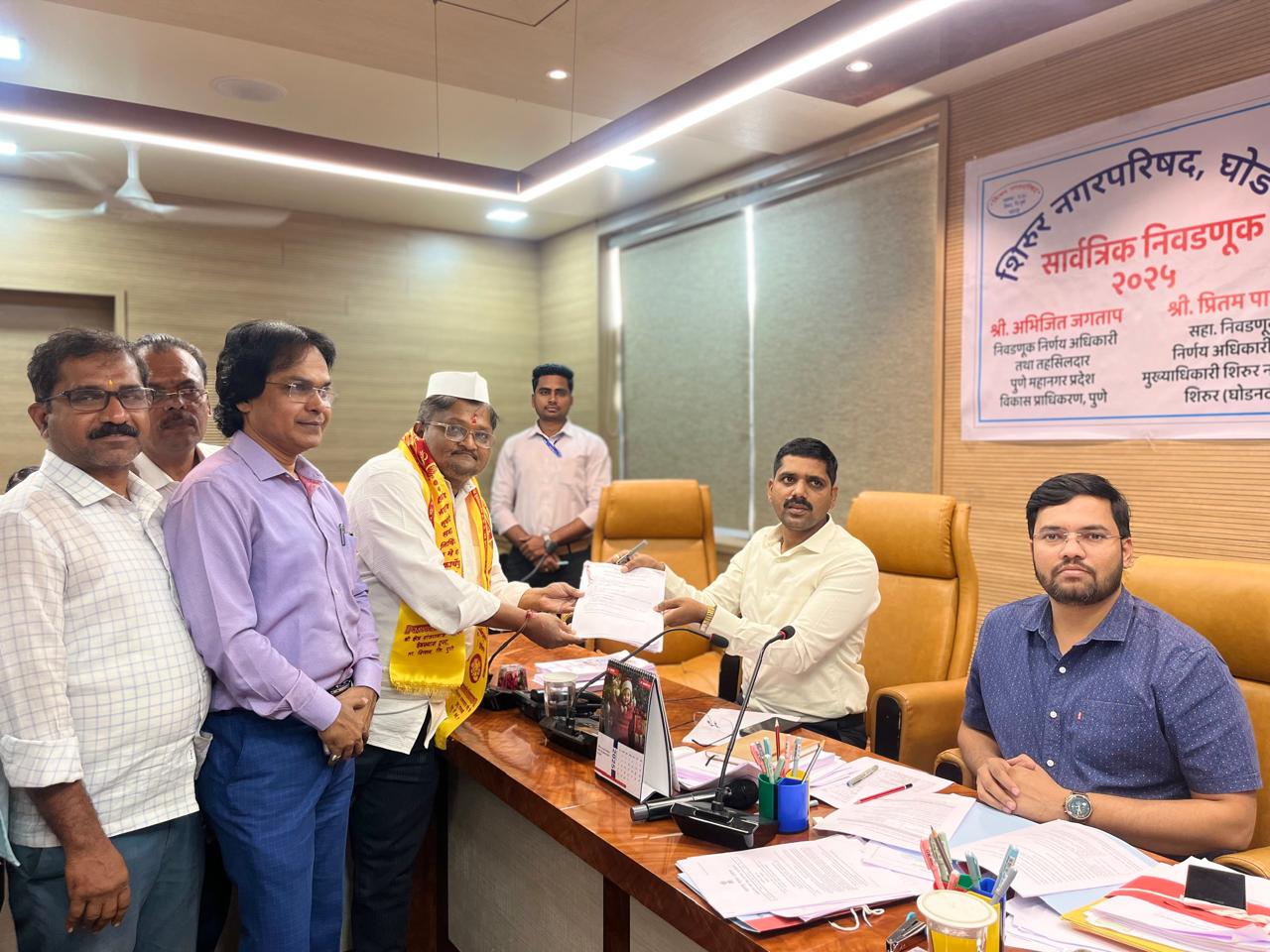 अभिजीत आंबेकर यांचा उमेदवारी अर्ज दाखल..