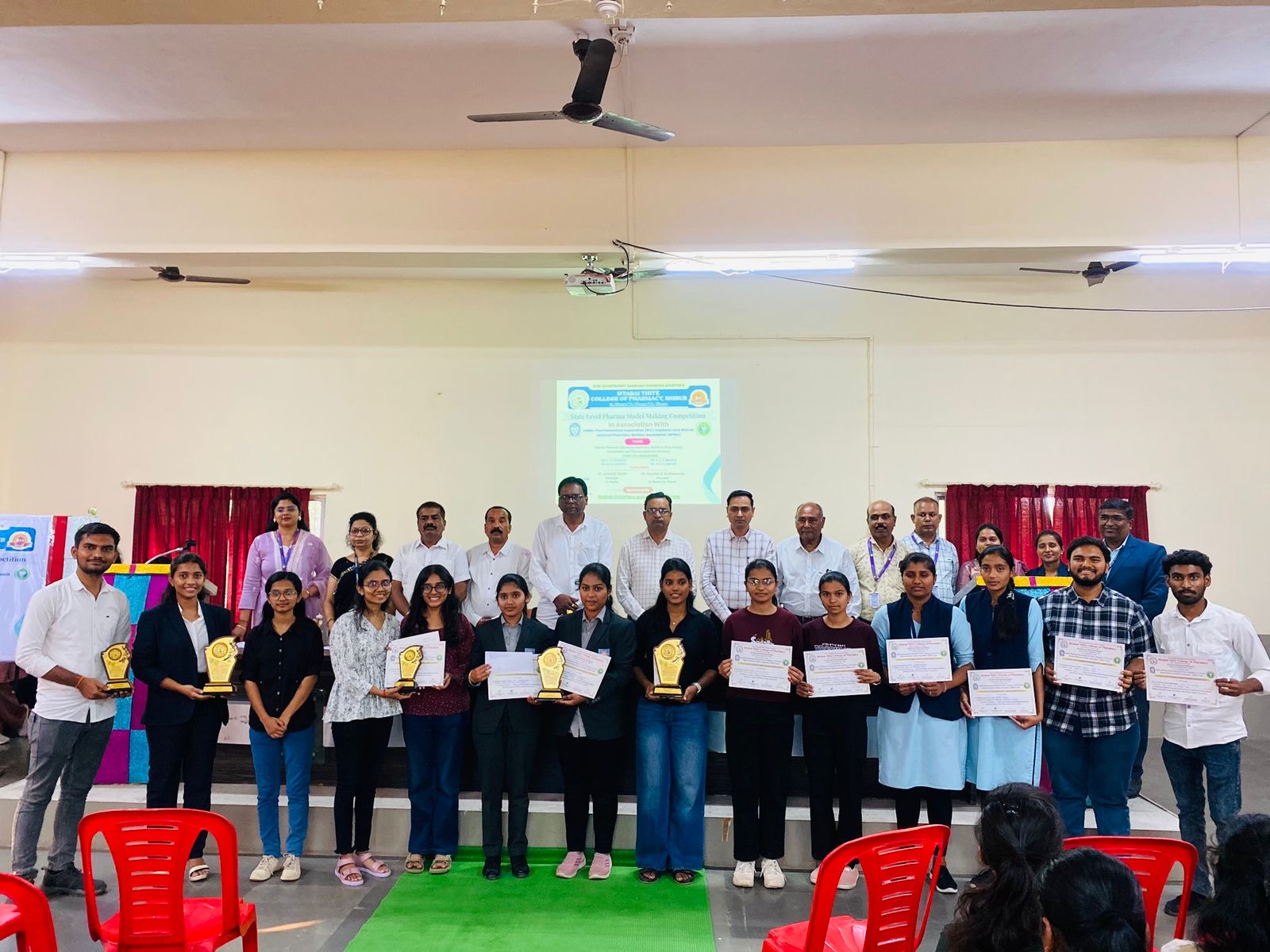 सिताबाई थिटे औषधनिर्माणशास्त्र महाविद्यालयात राज्यस्तरीय फार्मा मॉडेल मेकिंग स्पर्धा उत्साहात