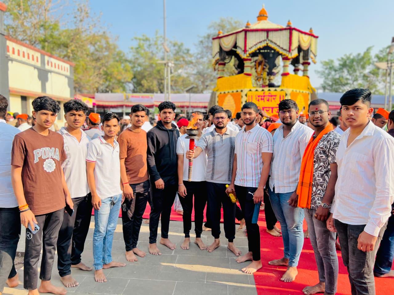 शिरूरमध्ये बलिदान मासानिमित्त विविध उपक्रम; मूकपदयात्रेला नागरिकांचा उत्स्फूर्त प्रतिसाद