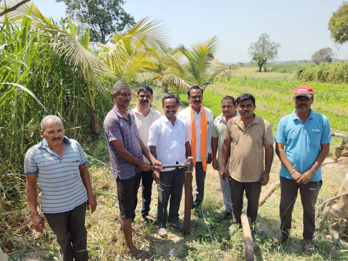 शेती बांधामुळे होणारे  तंटे, वाद टाळण्यासाठी मांडवगण फराटा तंटामुक्ती समिती चा अभिमानास्पद उपक्रम