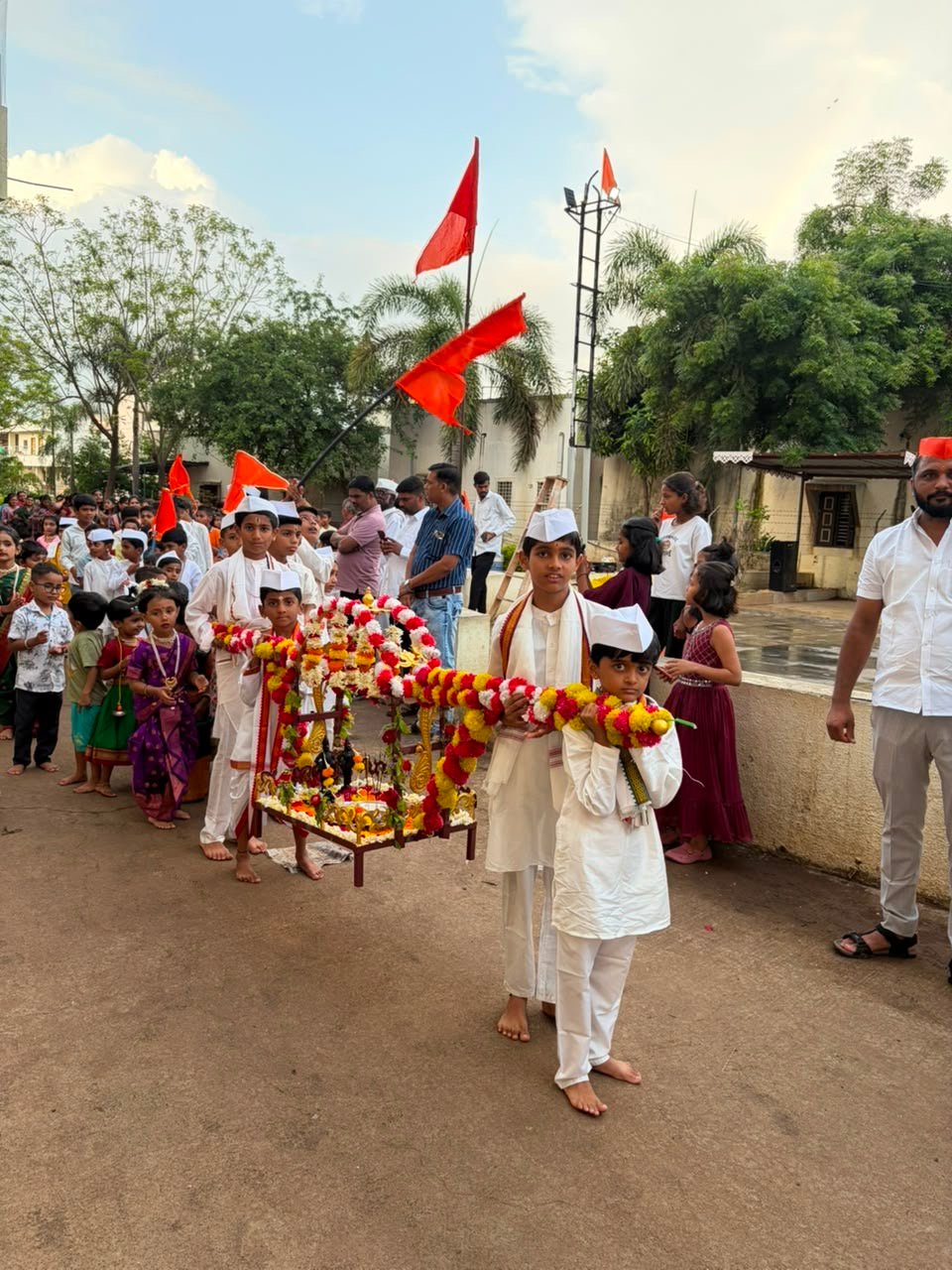 सलग दहा वर्षाची परंपरा कायम…. एकादशी निमित्त दिंडी चे आयोजन ….